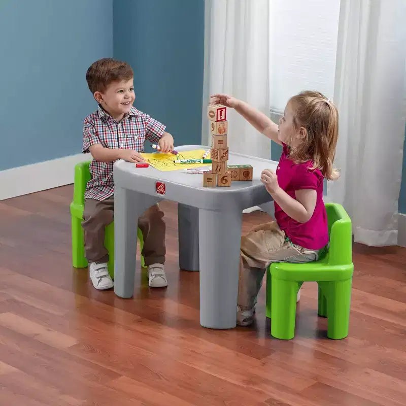 Set Tavolo e Sedie per Bambini a Misura di Bambino, Plastica Resistente, Perfetto per Neonati e Bambini Piccoli