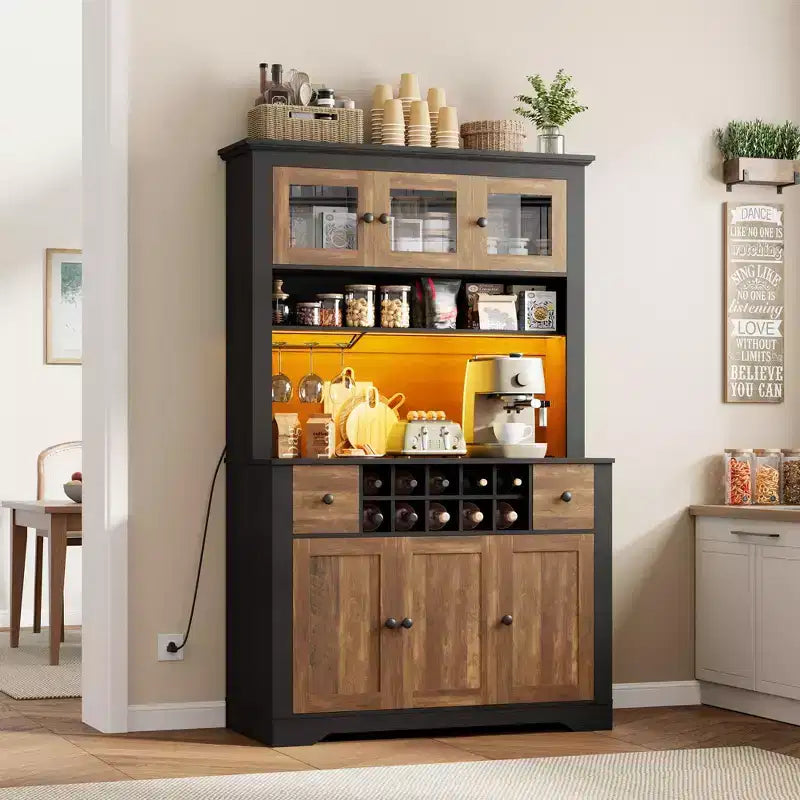 Dispensa da cucina stile rustico con piano d'appoggio, cassetti, ripiani regolabili e portabottiglie da 174,5 cm