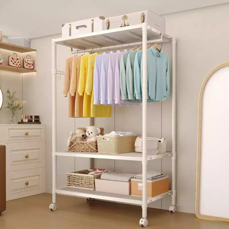 Appendiabiti a 3 Ripiani Resistente con Ruote, Mensole Regolabili, Ganci Laterali, Ruote Bloccabili, Organizzatore Guardaroba Indipendente per Camera da Letto