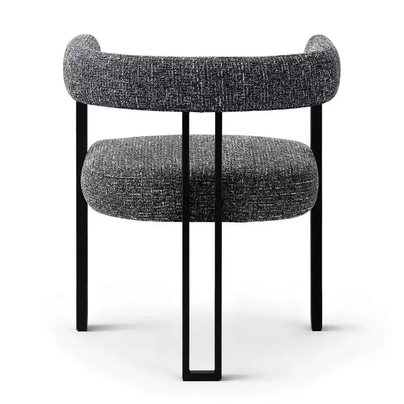 Set di 4 sedie da pranzo moderne imbottite con braccioli, schienale curvo e gambe in metallo nero