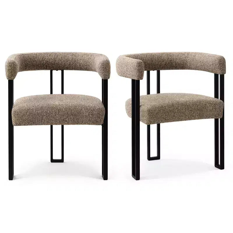 Set di 4 sedie da pranzo moderne imbottite con braccioli, schienale curvo e gambe in metallo nero