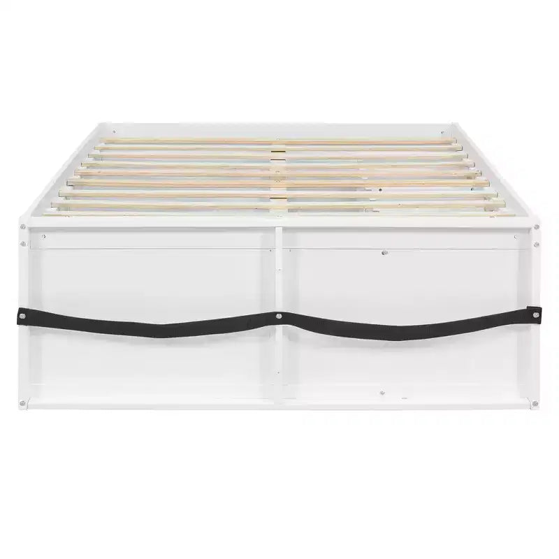 Letto a piattaforma in legno con libreria a pedana, mobiletto con display a LED e cassetto portaoggetti