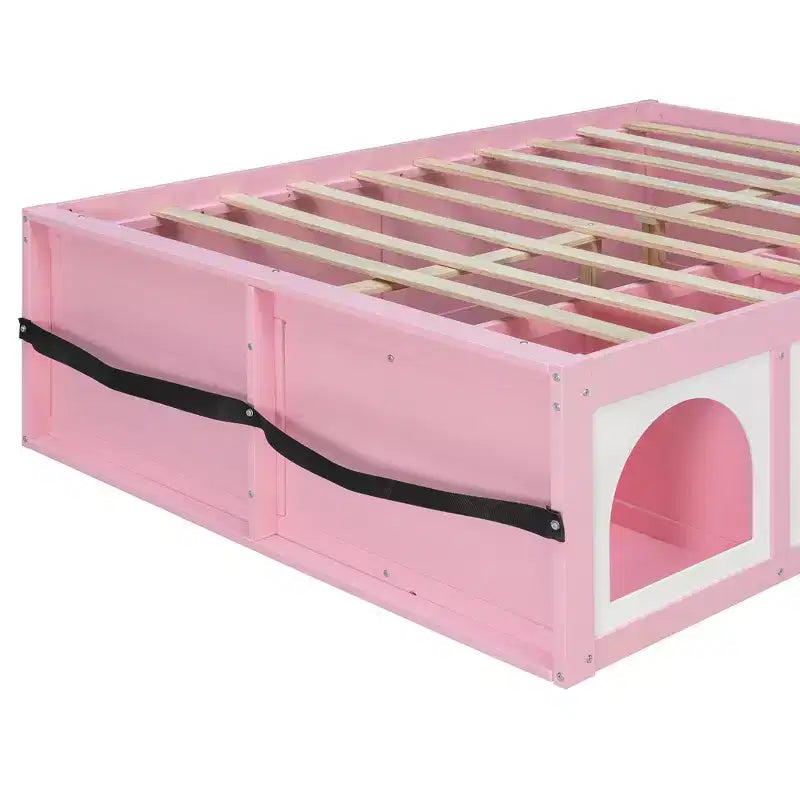 Letto a piattaforma in legno con libreria a pedana, mobiletto con display a LED e cassetto portaoggetti