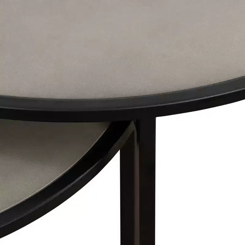 Set di 2 tavolini da caffè sovrapponibili in cemento e metallo, grigio/nero, design moderno con gamba a anello